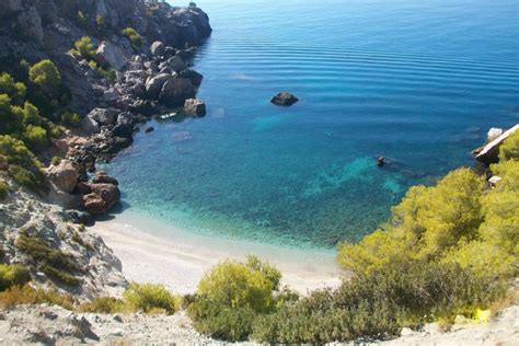 cala del barranco de burriana|[LISTADO] Playas de Nerja y las mejores calas de。